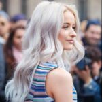 Cabello blanco: Belleza natural, cuidado y bienestar