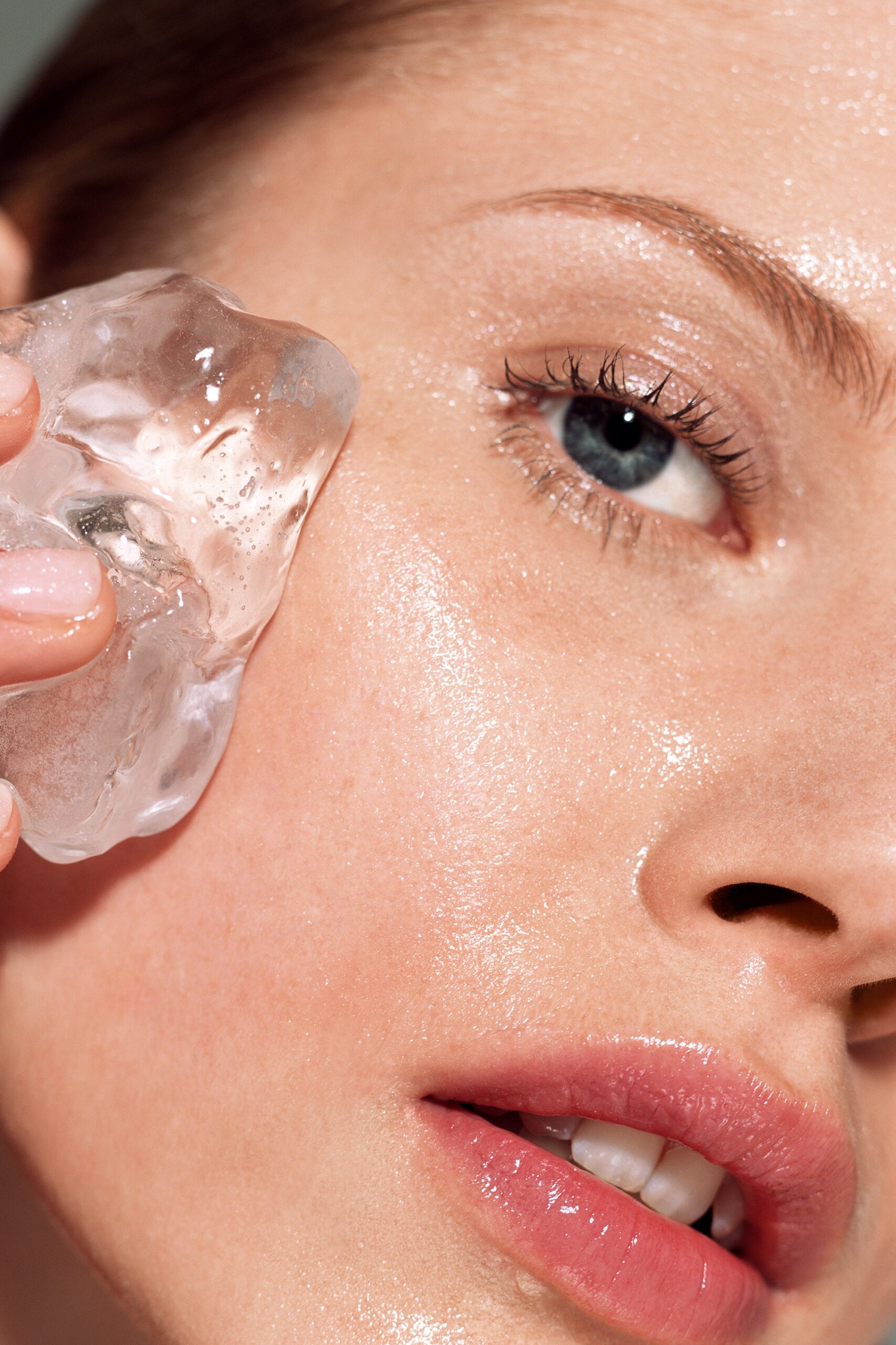 Hielo en la cara: ¡Cuidado con las quemaduras!