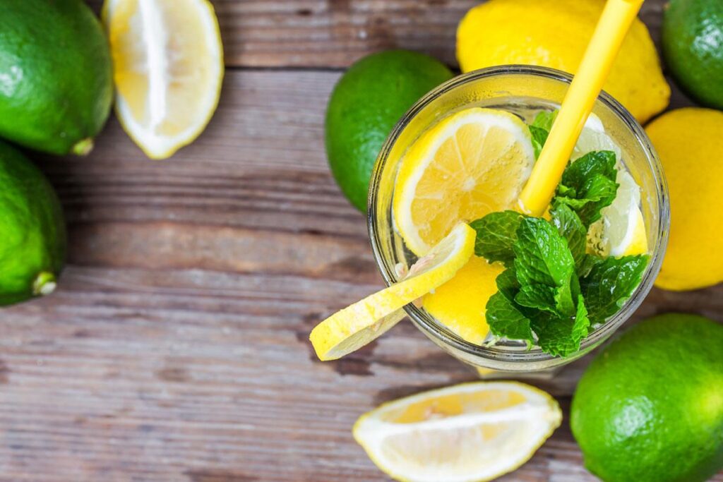 Limón con Agua: Vitaminas y Salud